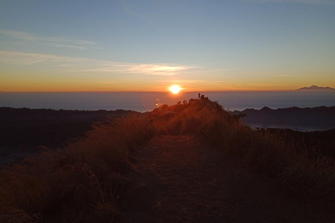 Private Mount Batur Sunset Trekking - All inclusive tour - The guides and the human side of the climb