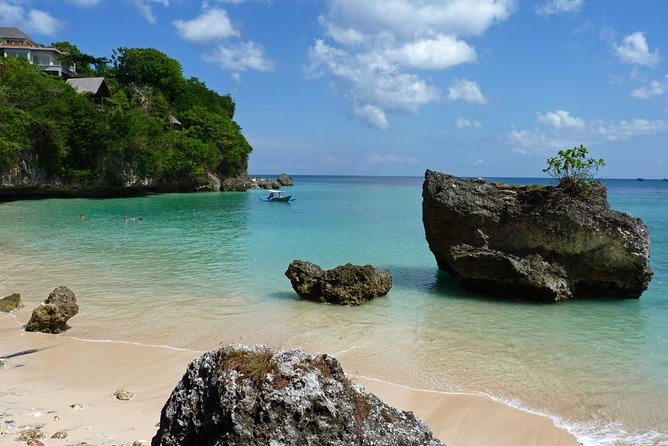 Private Tour Bali Beaches and Uluwatu Temple with Dinner - Why the private car changes the day