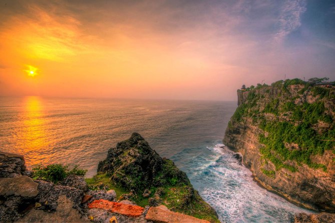 Private Tour: Full-Day Tanah Lot and Uluwatu Temples with Kecak Fire Dance Show - Padang Padang Beach and the lunch break