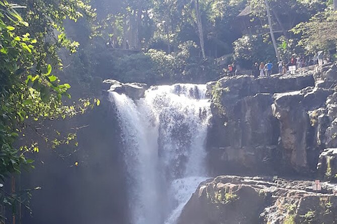 Private tour in Ubud country side - The ride inland from Kuta