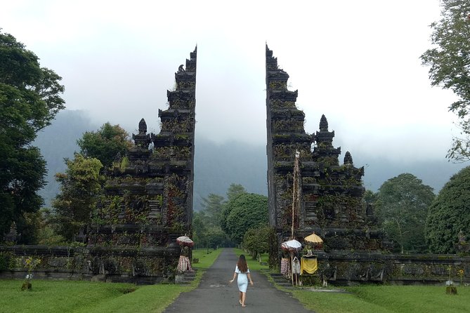 Private Tour: Leke-Leke Waterfall, Handara gate & Iconic Temples - Leke-Leke Waterfall and the first jungle walk