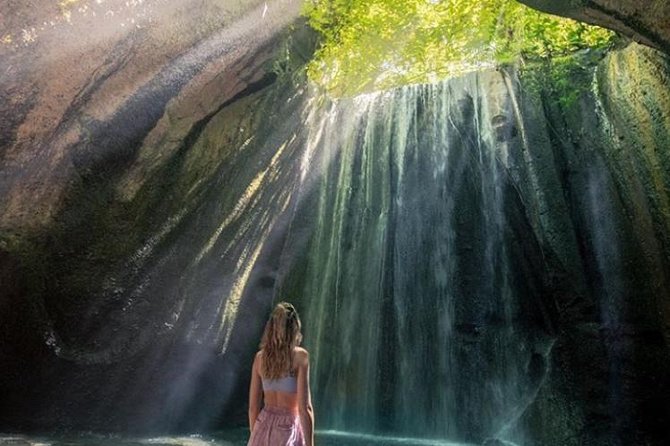 Private Tour Lempuyang, Tirta gangga, tukad Cepung Waterfall - What the private vehicle adds