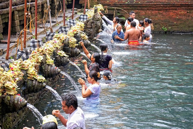 Private Tour: Ubud Highlights - Tegenungan Waterfall: a cool finish