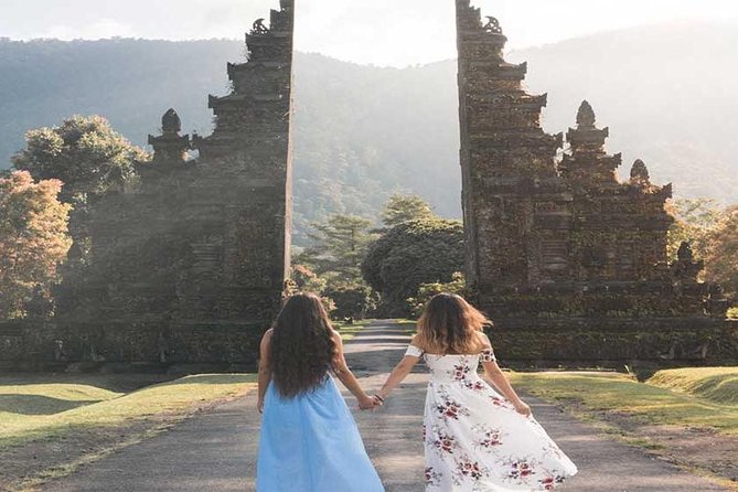 Private Tour: Ulun Danu Temple-Handara Gate-Wana Giri Hill&Tanah Lot Sunset - Ulun Danu Beratan: the day’s strongest sight