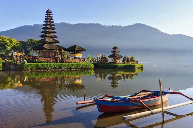 Private Tour: Ulun Danu Temple-Handara Gate-Wana Giri Hill&Tanah Lot Sunset - Taman Ayun: a brief temple pause near Mengwi