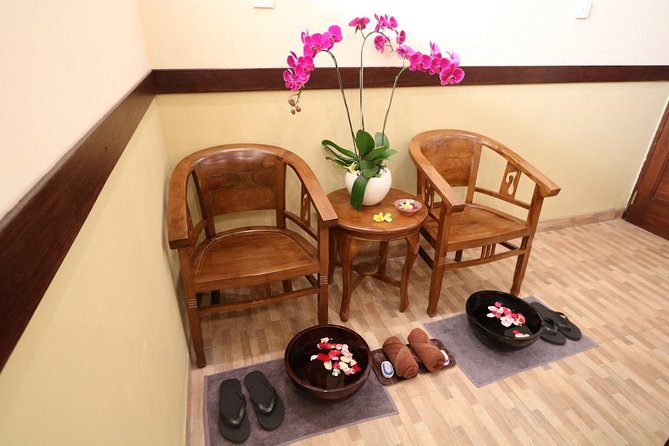 Royal Orchid Spa 90 Minutes Relaxing Massage. - The foot massage adds useful value