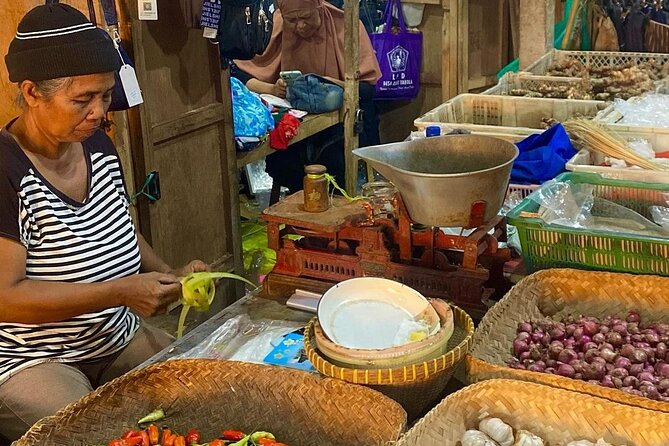 Sidemen Trekking: A Walk from a Different Perspective - Starting at Pasar Sidemen before the fields