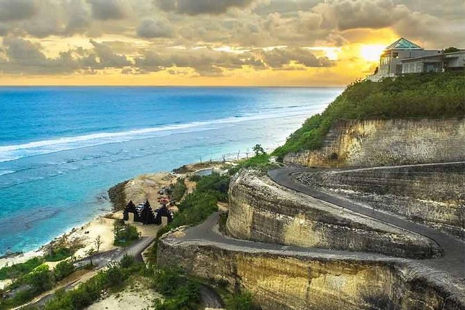 South Bali & Uluwatu Tour - Water Blow brings the first real drama