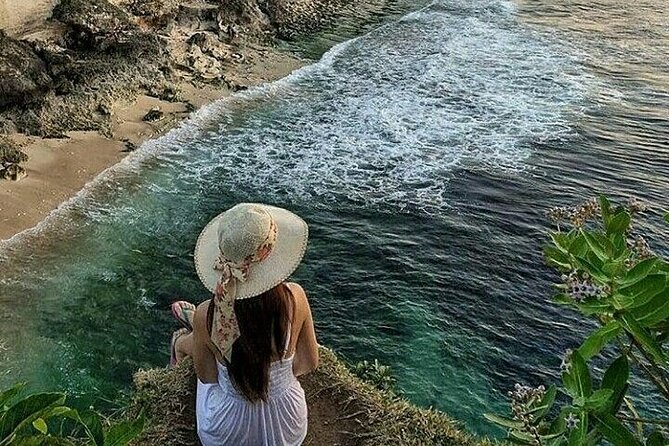 Southern Bali Highlights Tour & Uluwatu Temple - Uluwatu Temple brings together sunset and performance