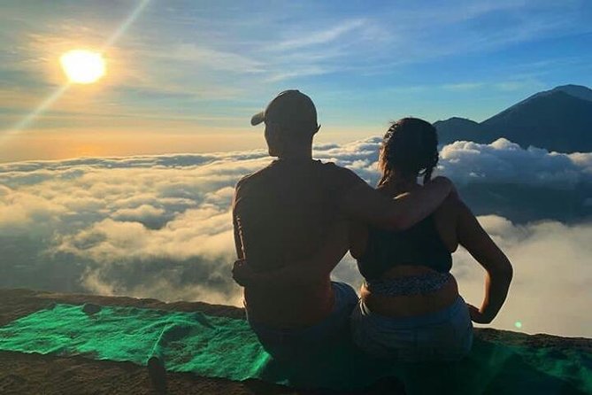 Sunrise mount batur trecking all inclusive - Private group in the car, public mountain at the top