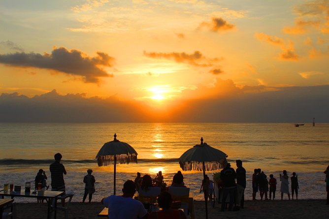 Tanah Lot and Uluwatu Temple - Stunning Ocean View with Sunset - What this $60 Bali day trip really offers