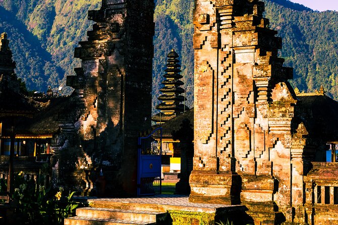 Tanah Lot - Jatiluwih (UNESCO) - Beratan lake -Hidden hill (Wanagiri)-FREE WI-FI - The private vehicle and onboard Wi-Fi
