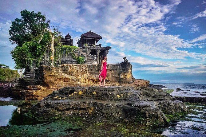 Tanah Lot Temple, Waterfall & Ubud Tour (Private & All-Inclusive) - Ubud’s Sacred Monkey Forest: an hour among old trees and macaques
