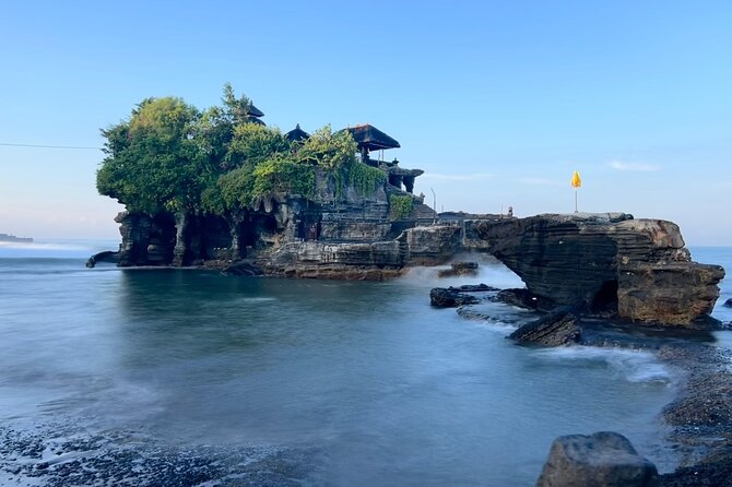 Tanah Lot Tour: Discover Bali’s Iconic Temple and Stunning Views - Tanah Lot and the Indian Ocean setting