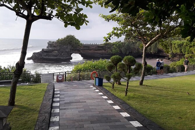 Tanah Lot Tour & North Bali Tour : All-Inclusive Best Experience - Wanagiri and the two-lake view