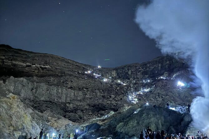 The Majestic Mount Ijen Sunrise Trekking From Bali - Seeing the blue fire in the dark