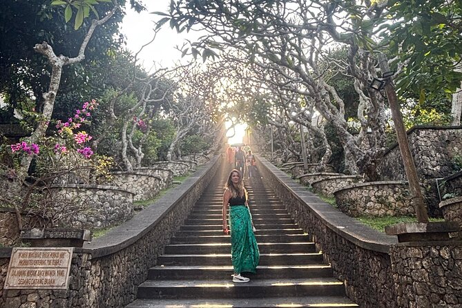 The Uluwatu Tour - The benefit of a private car and local guide