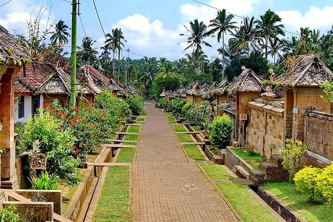 Trunyan Cemetery, Hot Spring, Penglipuran Village, and Waterfall Tour - How the full 10 hours feel