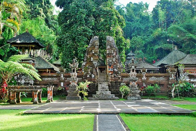 Ubud Best Tour - Tegenungan Waterfall and the first splash of the day