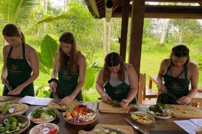 Ubud Cooking Class with Optional Market Visit Pickup Included - Pickup, timing, and group size