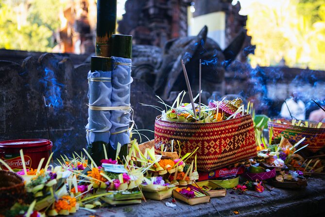 Ubud Experience | Full Day Private Tour in Ubud | FREE WIFI - Ubud and Sukawati markets for Balinese crafts