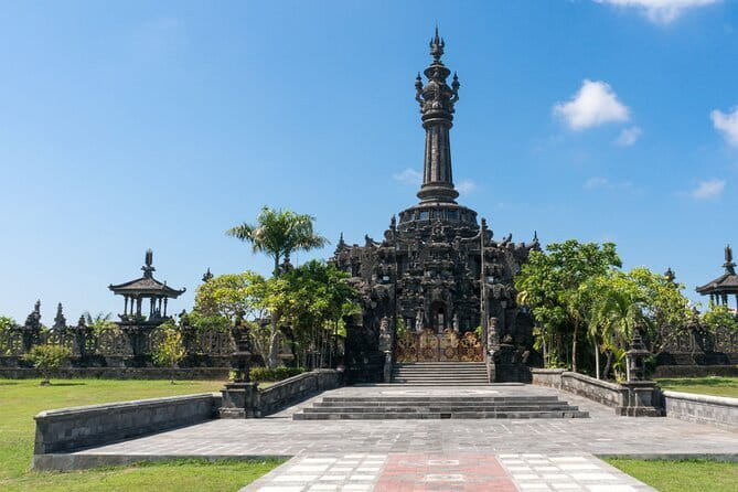 Ubud Full-Day Private Tour: Waterfall, Temple, Rice Terrace. - Ubud Palace and the extra drive-by sights