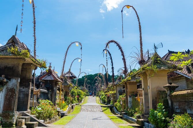 Ubud: Holy Water Temple, Volcano View, Rice Terrace, MonkeyForest - Making time for Ubud Market