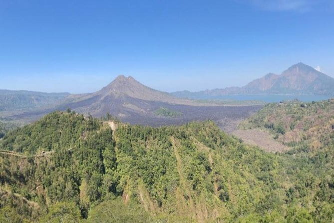 Ubud: Holy Water Temple, Volcano View, Rice Terrace, MonkeyForest - Entering Goa Gajah, the Elephant Cave
