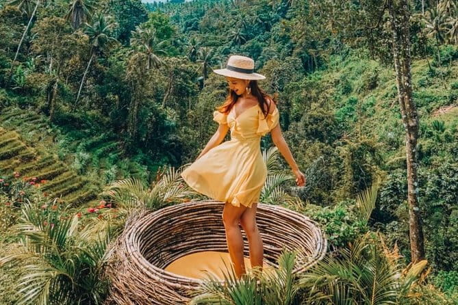 Ubud Jungle Swing - Monkey Forest - Water Temple - Waterfall - Monkey Forest: Bali’s first close encounter