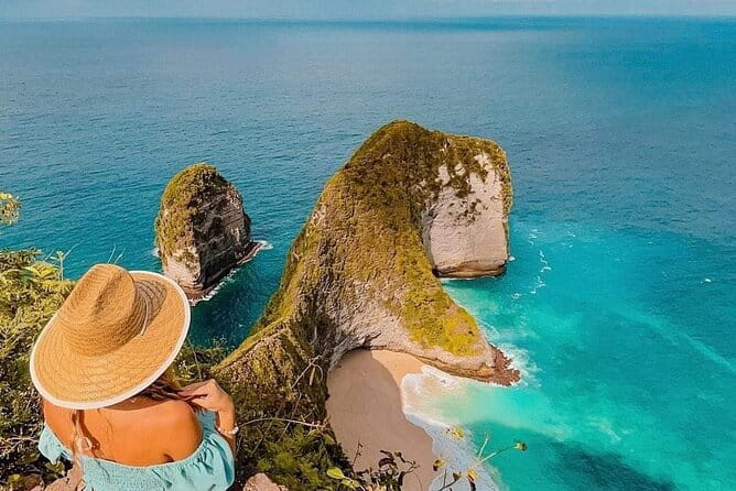Ubud Jungle Swing - Monkey Forest - Water Temple - Waterfall - Tegenungan Waterfall: a strong final scenic stop