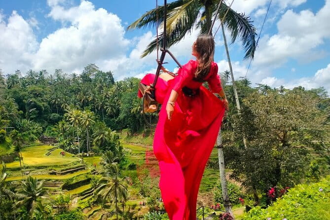 Ubud : Kintamani Downhill Cycling Tour with Lunch - Lunch at Amertha Restaurant near Tampaksiring