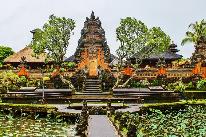 Ubud: Monkey Forest, Rice Terraces & Sacred Temples - Ubud Palace and the royal center