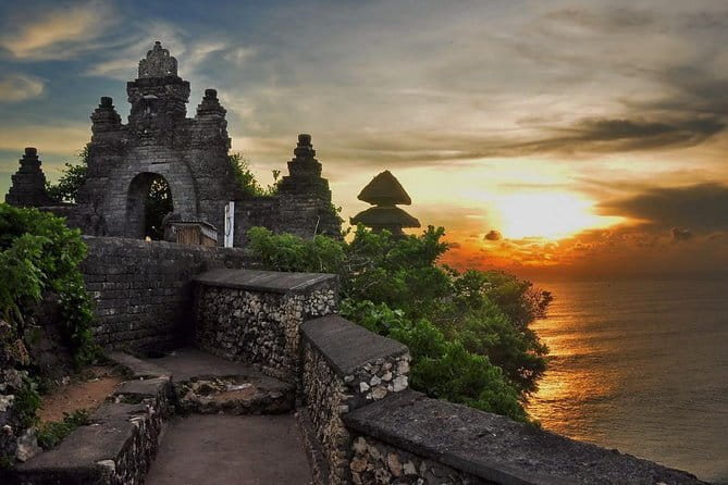 Ubud Private Tour From Cruise Port Benoa Bali All Inclusive - Batuan Temple and Balinese temple design