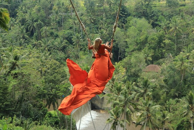 Ubud Private Tours with Jungle Swing Experience - all inclusive - Puseh Batuan Temple brings a cultural pause