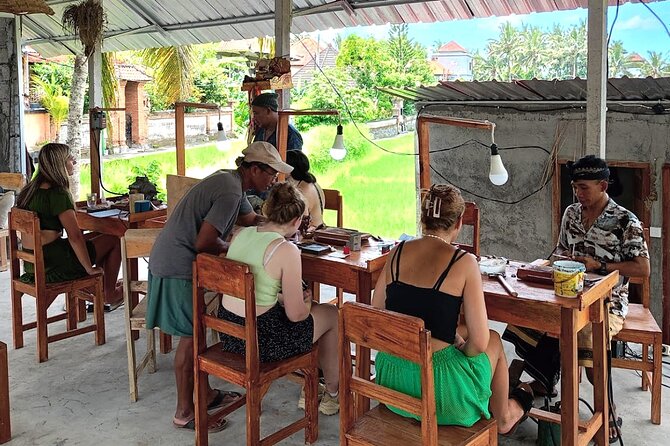 Ubud Silver Artistry Class: Create Unique Jewelry in Bali - One hour in Ubud’s royal center