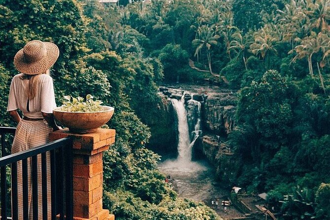 Ubud: Swing - Monkey Forest - Waterfall - Temple - Rice Terraces - Art Crafts - Sacred Monkey Forest Sanctuary, temples beneath the trees