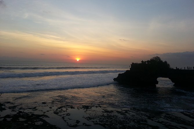 Ubud Tegalalang Rice Teracce & Tanah Lot Tour - Tanah Lot closes the day by the sea
