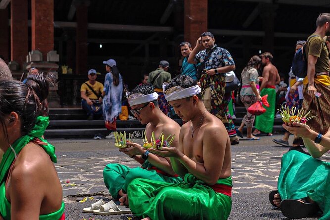 Ubud Tour - Balinese Healing By Shaman And Self Purification - Batuan Temple: Balinese architecture in a village setting