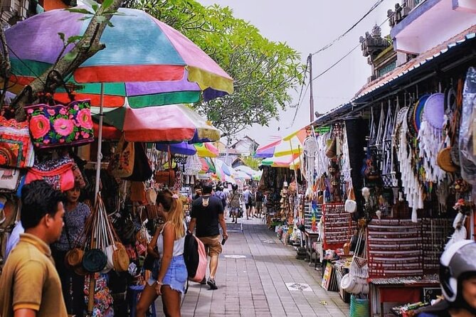 Ubud Tour : Monkey forest, Rice terrace, Water temple, Waterfall & Jungle Swing - Walking down to Tegenungan Waterfall