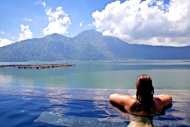 Ubud Volcano Lake and Natural Hot Spring Tour - Tirta Empul and the Balinese water blessing