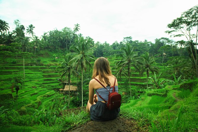 Ubud yoga, rice terrace walk and floating Breakfast tour - A floating breakfast at a scenic cafe