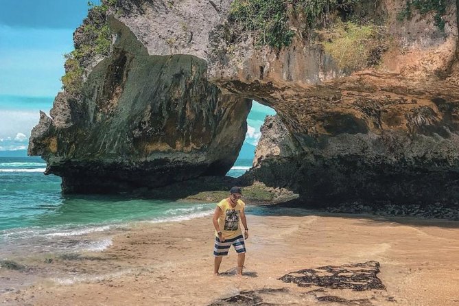 Uluwatu Instagram Tour: Unforgettable Beaches (Private & All-Inclusive) - Green Bowl Beach and the 300-step descent