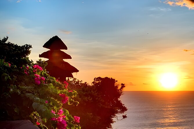 Uluwatu Sunset,Kecak Dance and Diner Seafood In Jimbaran - Uluwatu Temple and the Indian Ocean cliffs