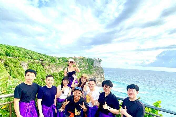 Uluwatu Temple Entry and Kecak Fire Dance Ticket - Staying safe around Uluwatu’s monkeys