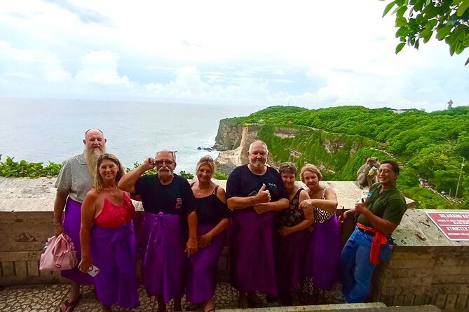 Uluwatu Temple Entry and Kecak Fire Dance Ticket - Getting to the dance stadium and finding a seat