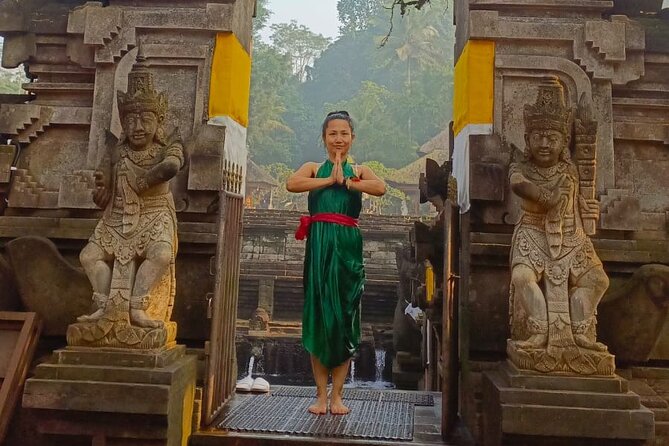 Wonderful of Ubud Private Guided Tour - Walking among the Sacred Monkey Forest